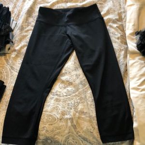 Workout lululemon wonder under crop